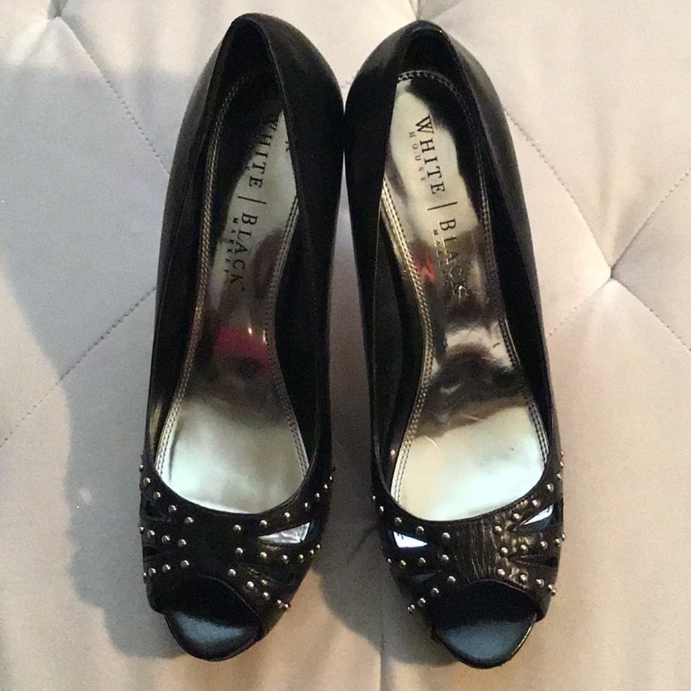 Classy black pumps with silver studs👠💄💕